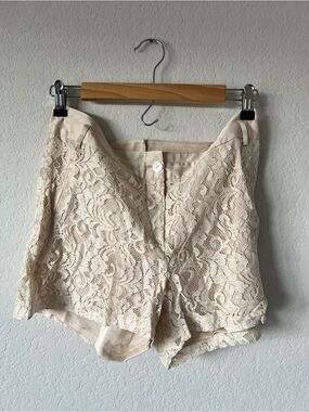 Cream lace layered shorts